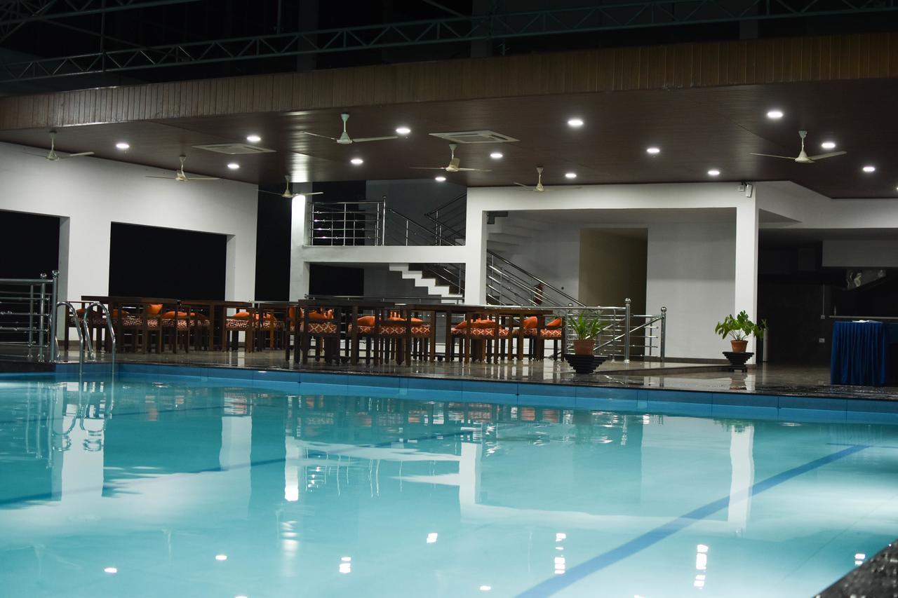 Kohinoor Hotel Alwaye Esterno foto